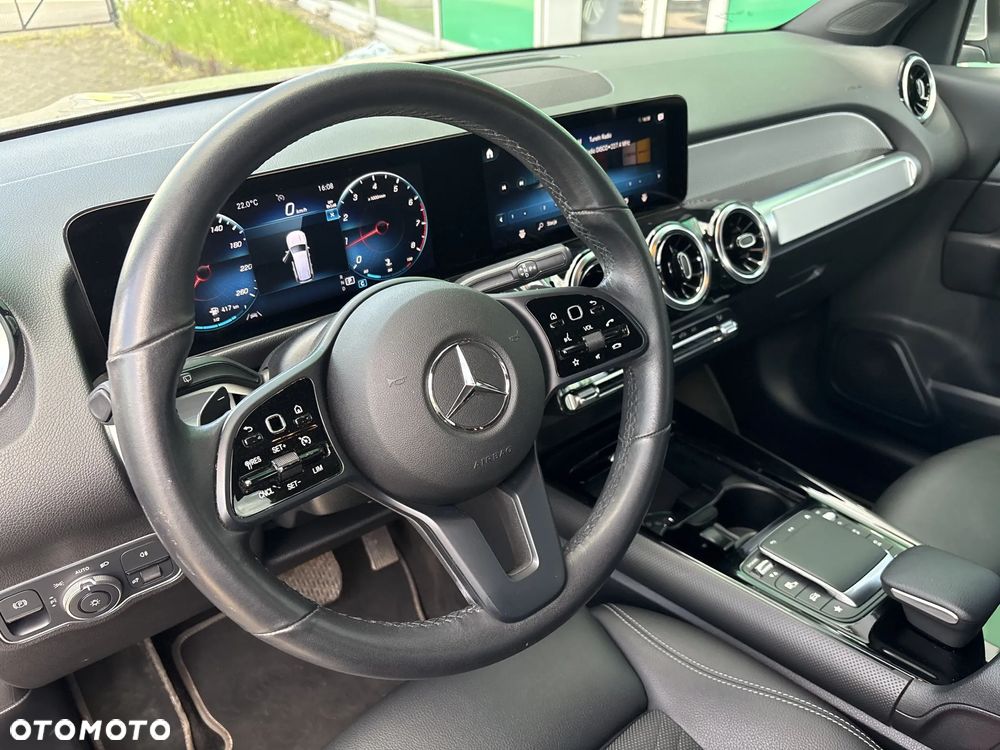 Mercedes-Benz GLB 200 7G-DCT - 11