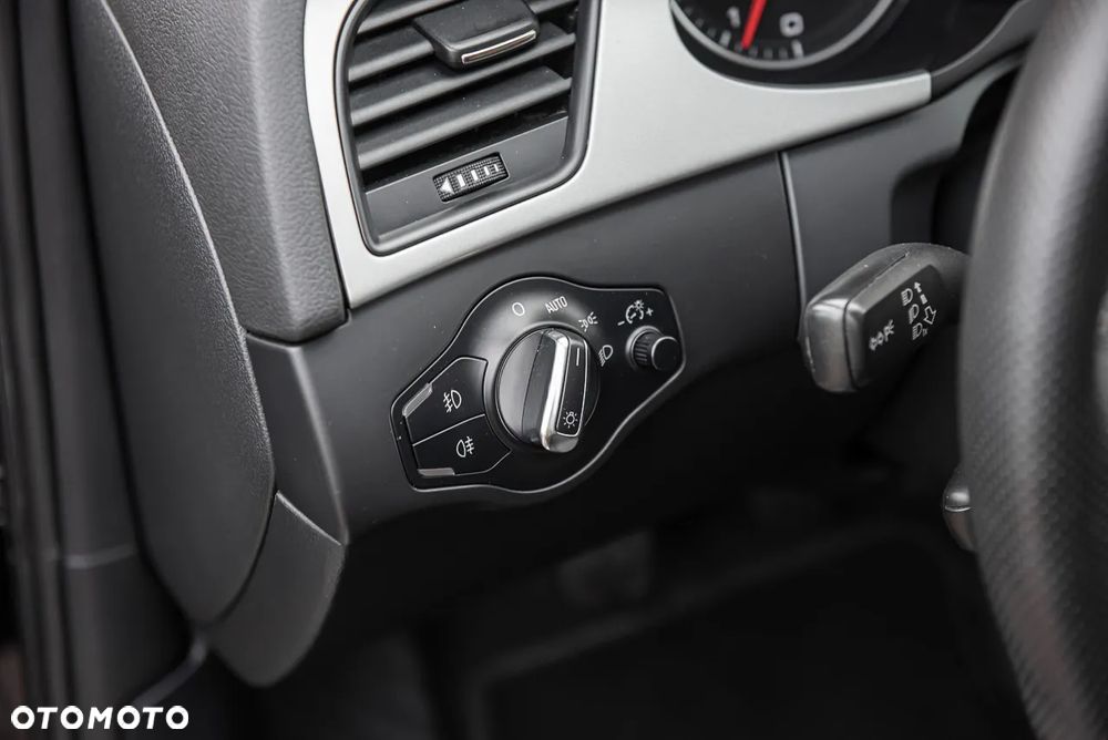 Audi A4 ver-1-8-tfsi-attraction - 11