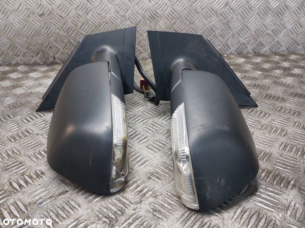 LUSTERKO LEWE + PRAWE MANUALNE VW POLO IV 2 PIN - 4