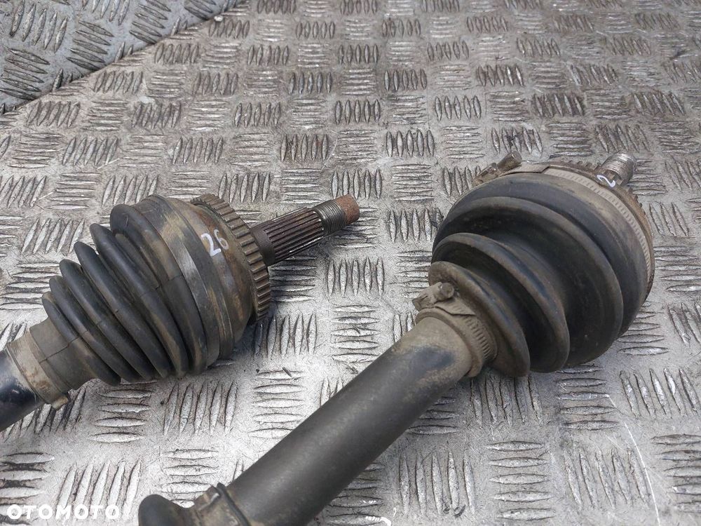 PÓŁOŚ LEWY PRZÓD + PRAWY PRZÓD VOLVO S70 I 2.4 20V P9163589 96-00r - 3