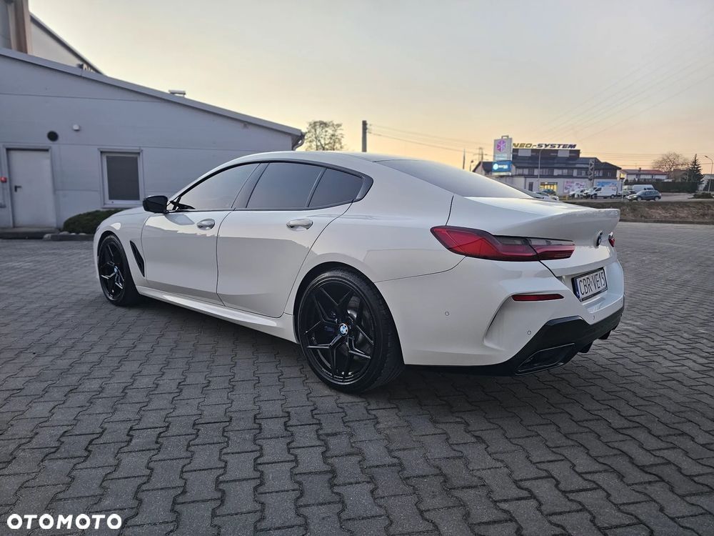 BMW Seria 8 840i - 11