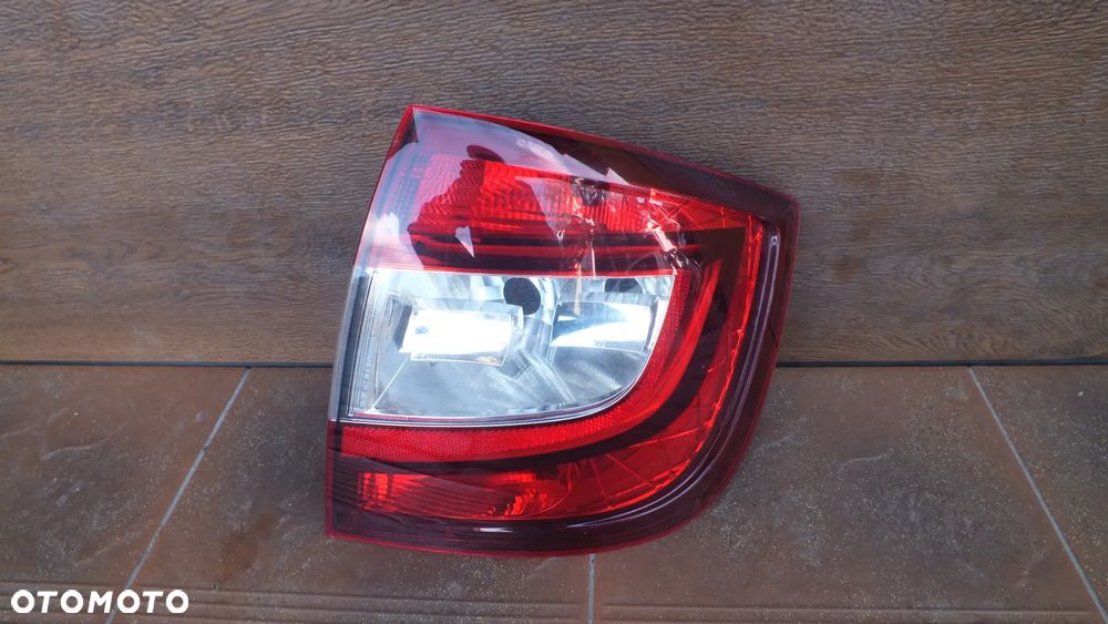 Lampa tylna prawa Skoda Rapid - 1