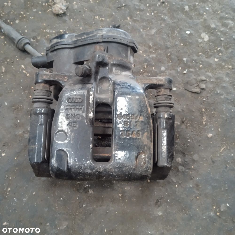 Zacisk tylny A4 B8 - 1