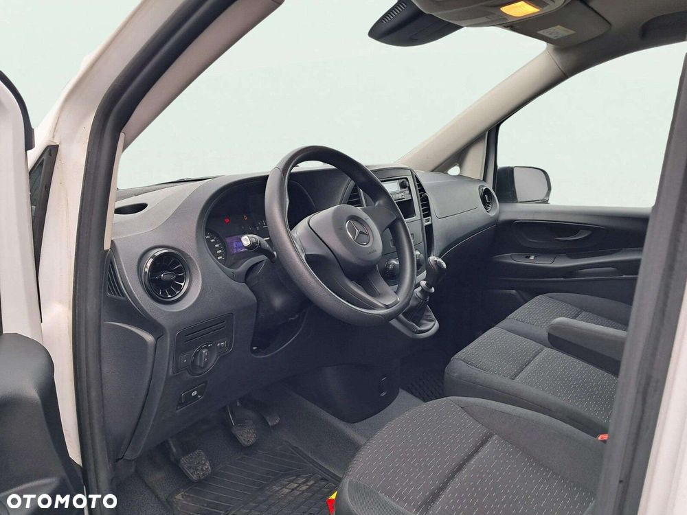 Mercedes-Benz vito . - 12