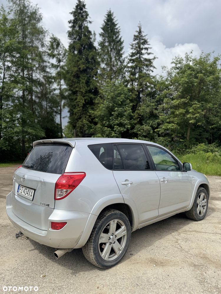 Toyota RAV4 - 4