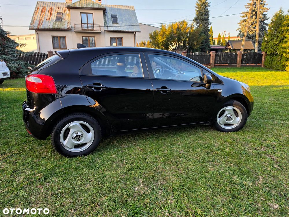 Kia Rio 2011 photo 5