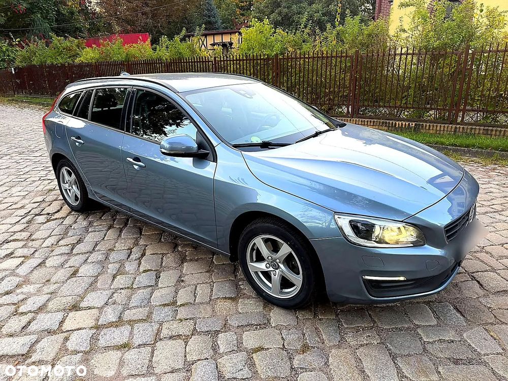Volvo V60 D3 Momentum - 14