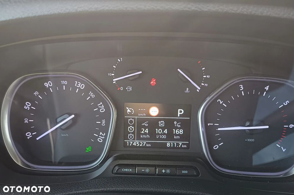 Peugeot Traveller L2 2.0 EAT8 Business VIP - 9