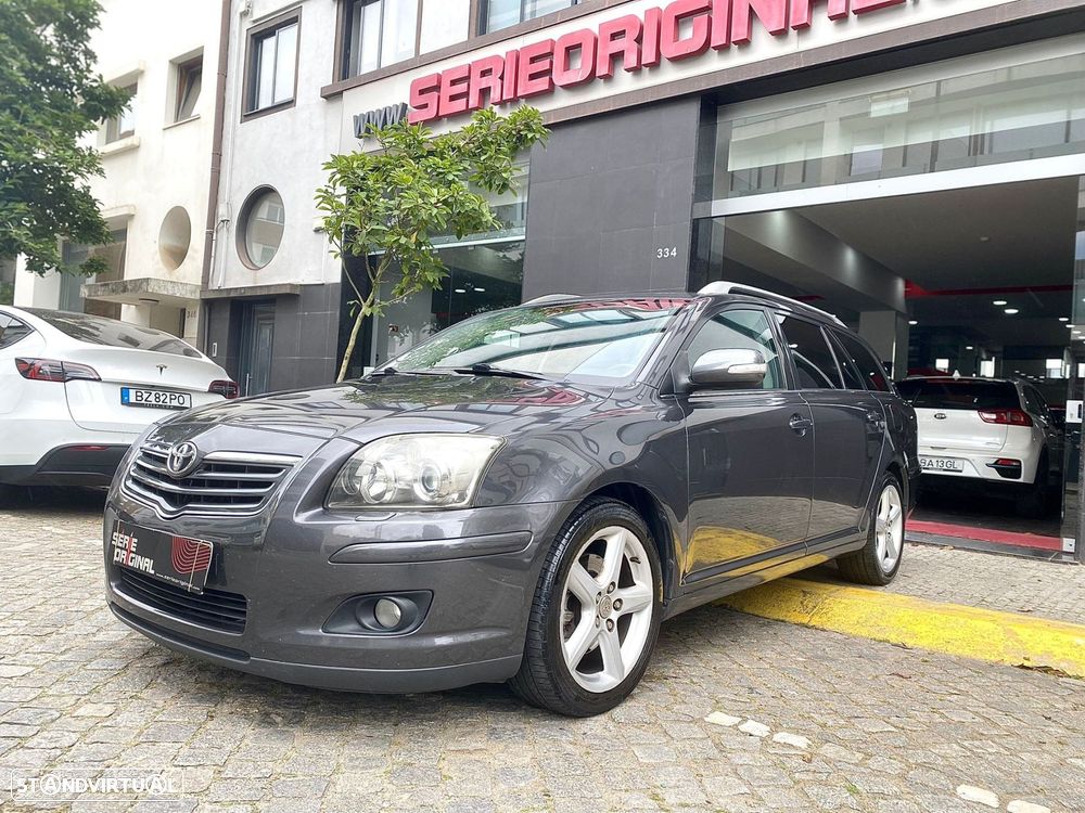 Toyota Avensis SW 2.2 D-4D - 1