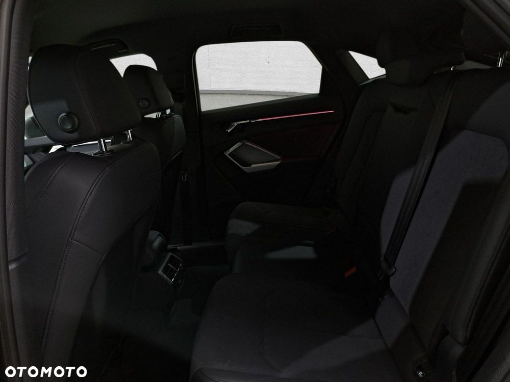 Audi Q3 Sportback - 12