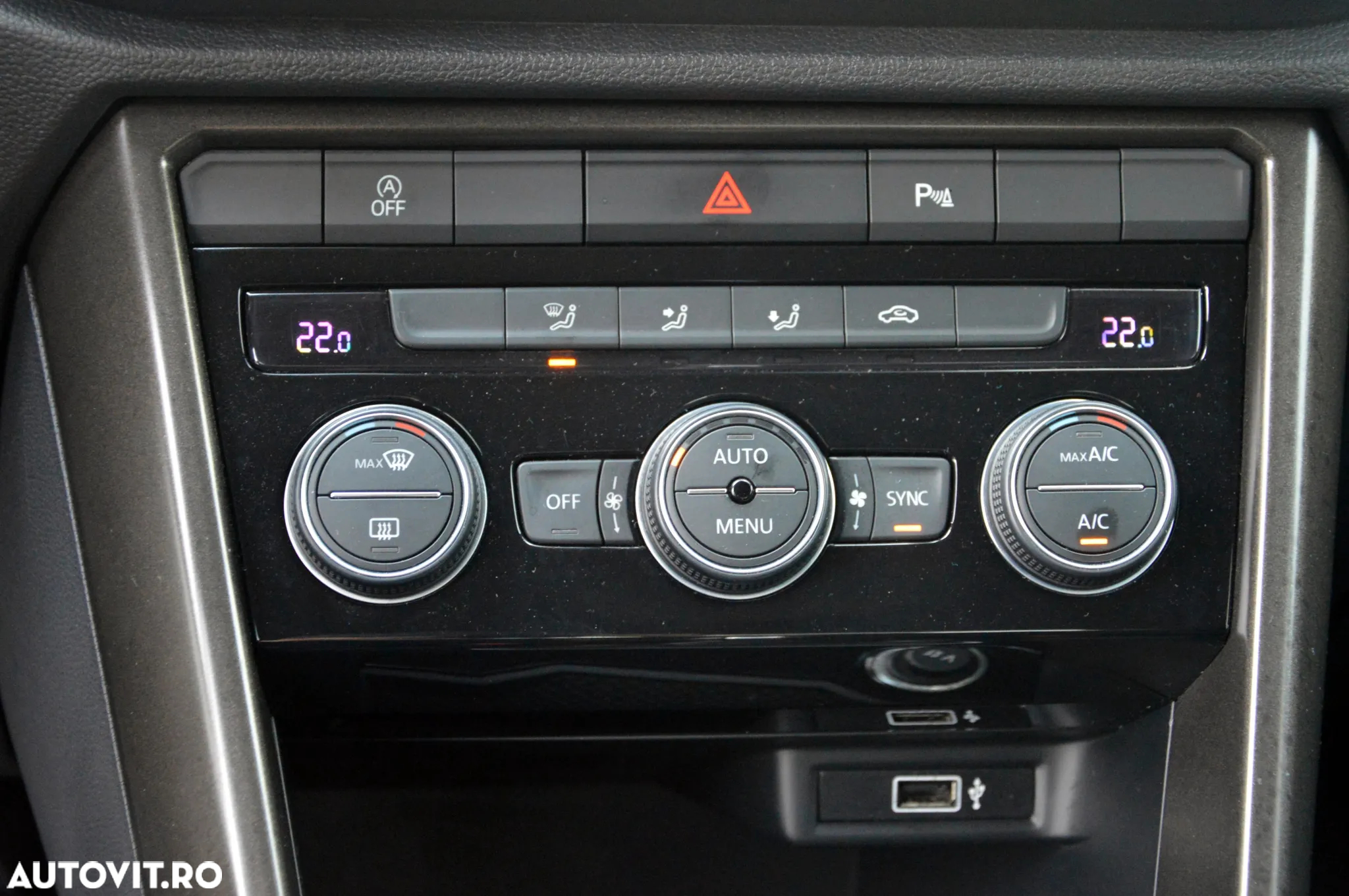 Volkswagen T-ROC 2.0 TDI DSG Style - 29