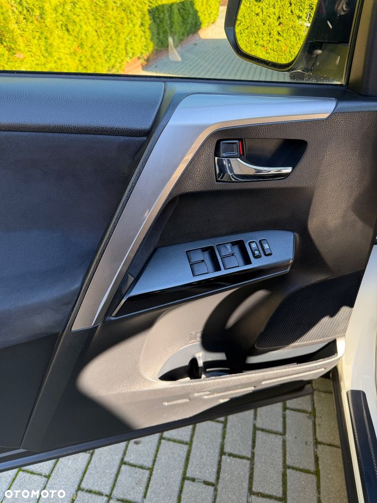 Toyota RAV4 Hybrid Prestige 4x4 - 24