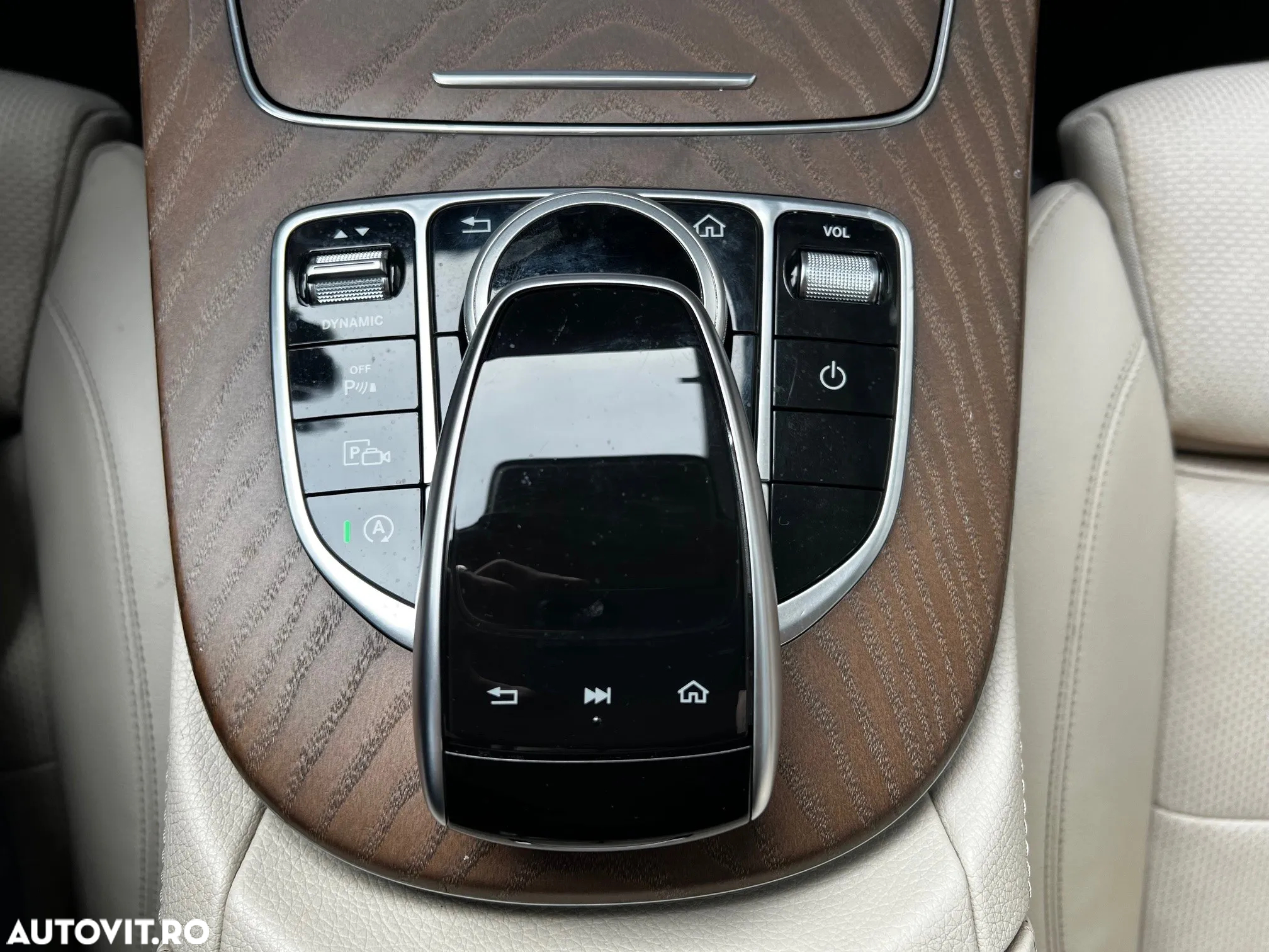 Mercedes-Benz E 220 d 4MATIC Aut. - 16