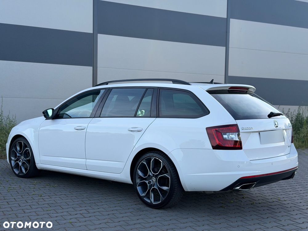 Skoda Octavia 2.0 TDI RS Challenge DSG - 13