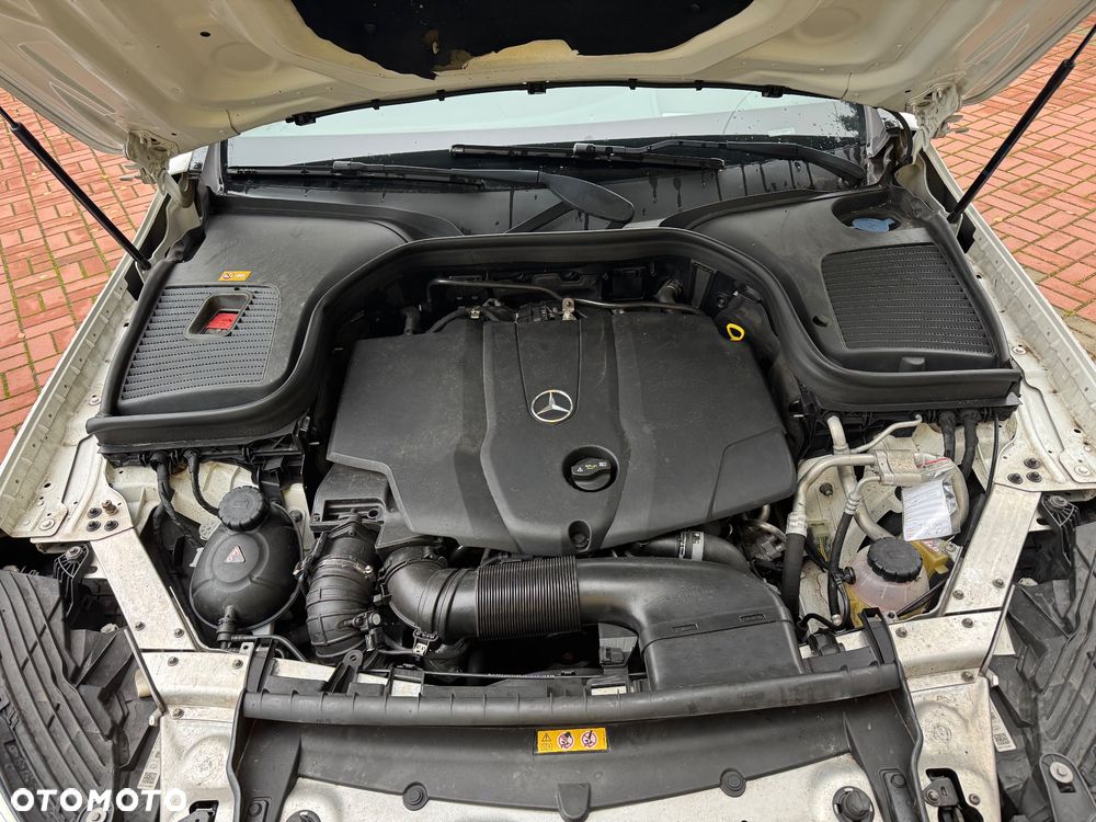 Mercedes-Benz GLC 250 d 4Matic 9G-TRONIC - 24