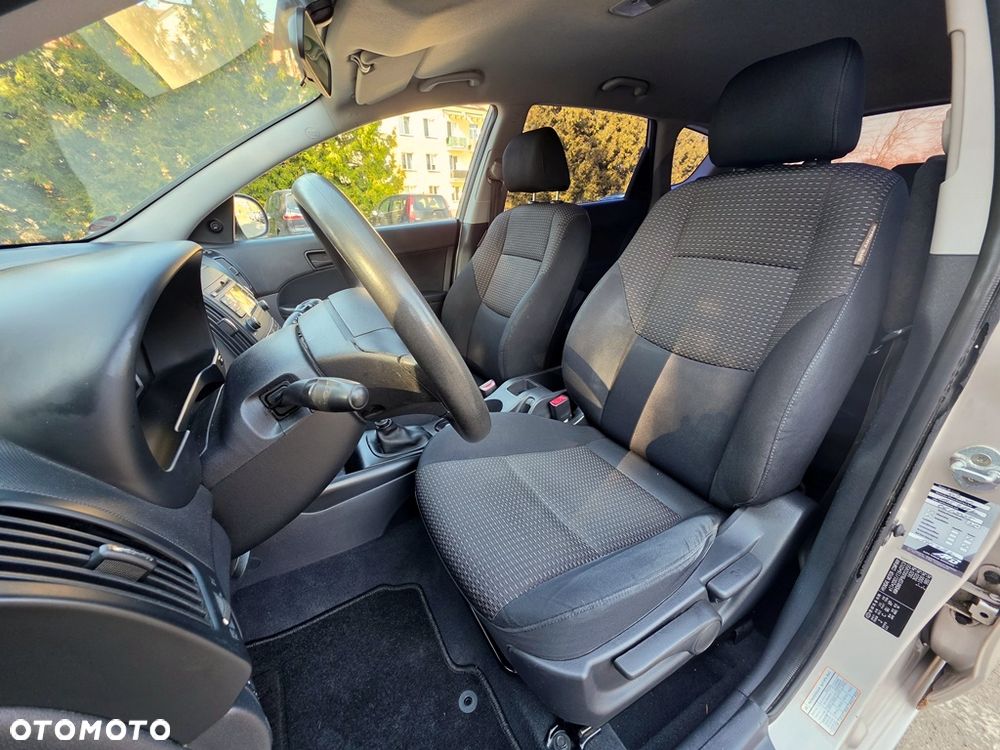 Hyundai i30 1.6 Comfort - 27