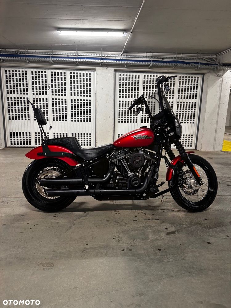 Harley-Davidson Softail Street Bob - 1