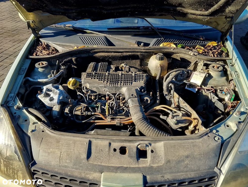 Renault Clio II FL (01-03.) 1.5 DCI 65KM. Silnik K9K704 Skrzynia JB3 980 lakier NV191.Cały na części. GWARANCJA !!! Przód Tył Zestaw Komplet Drzwi Klapa Zderzak Błotnik Maska Grill Atrapa Szyba Pas Lampa Lusterko Boczki Fotel Kanapa Kokpit Deska Rozdzielcza Przełącznik Włącznik Sterownik Przewody Wiązka Instalacja Moduł Komputer Czujnik Listwa Pompa Alternator Wtryski Głowica Rozrusznik Kompresor Sprzęgło Dwumas Silnik Skrzynia ABS Klimatyzacji Paliwa Wspomagania Kolektor Turbina Przepustnica Zawór Chłodnica Koło Hak Belka Sanki Zawieszenie Mcpherson Półoś Amortyzator Wydech Tłumik Zacisk Most - 11