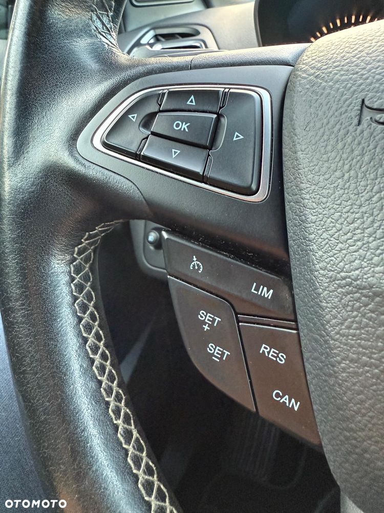 Ford Kuga 1.5 EcoBoost 2x4 SYNC - 17