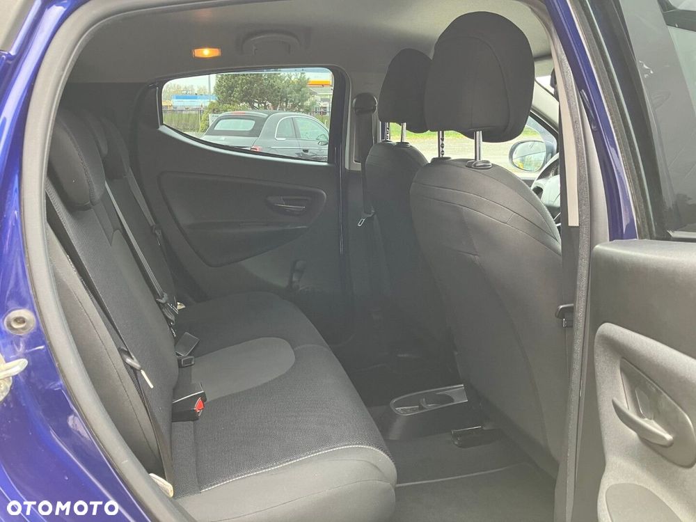 Lancia Ypsilon 1.2 8V Momo S&S - 18