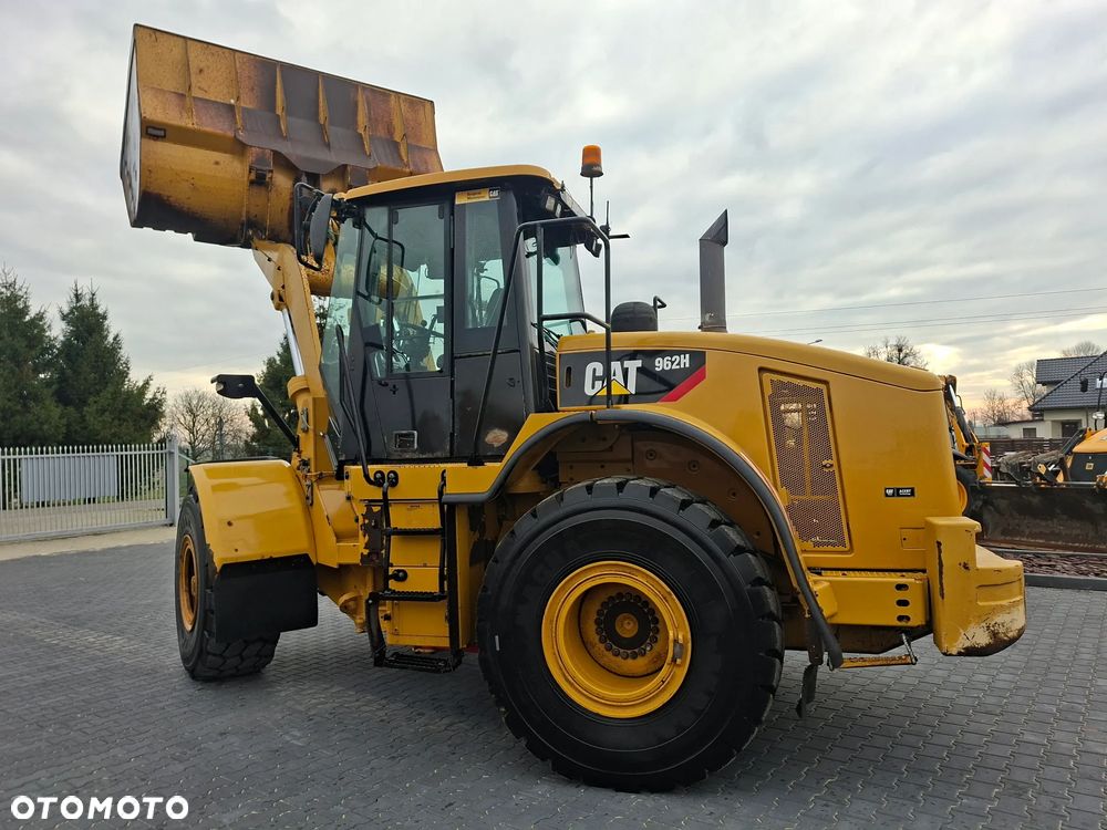 Caterpillar CAT 962H Rok 2010 - 15