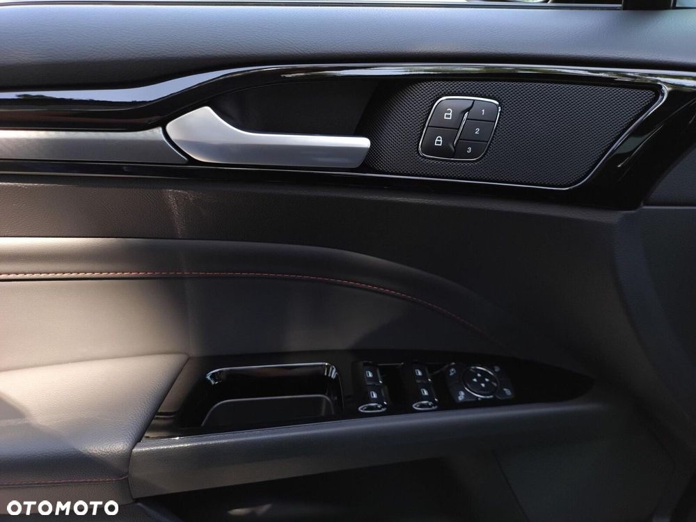 Ford Mondeo - 31