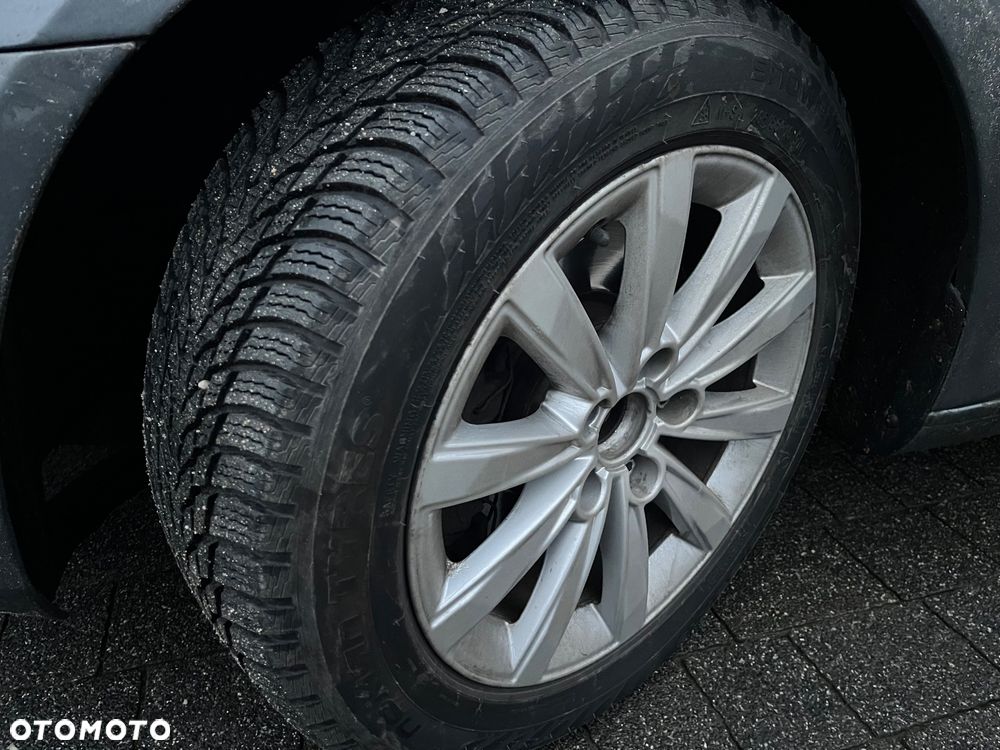 Volkswagen Golf 1.6 TDI Highline - 35