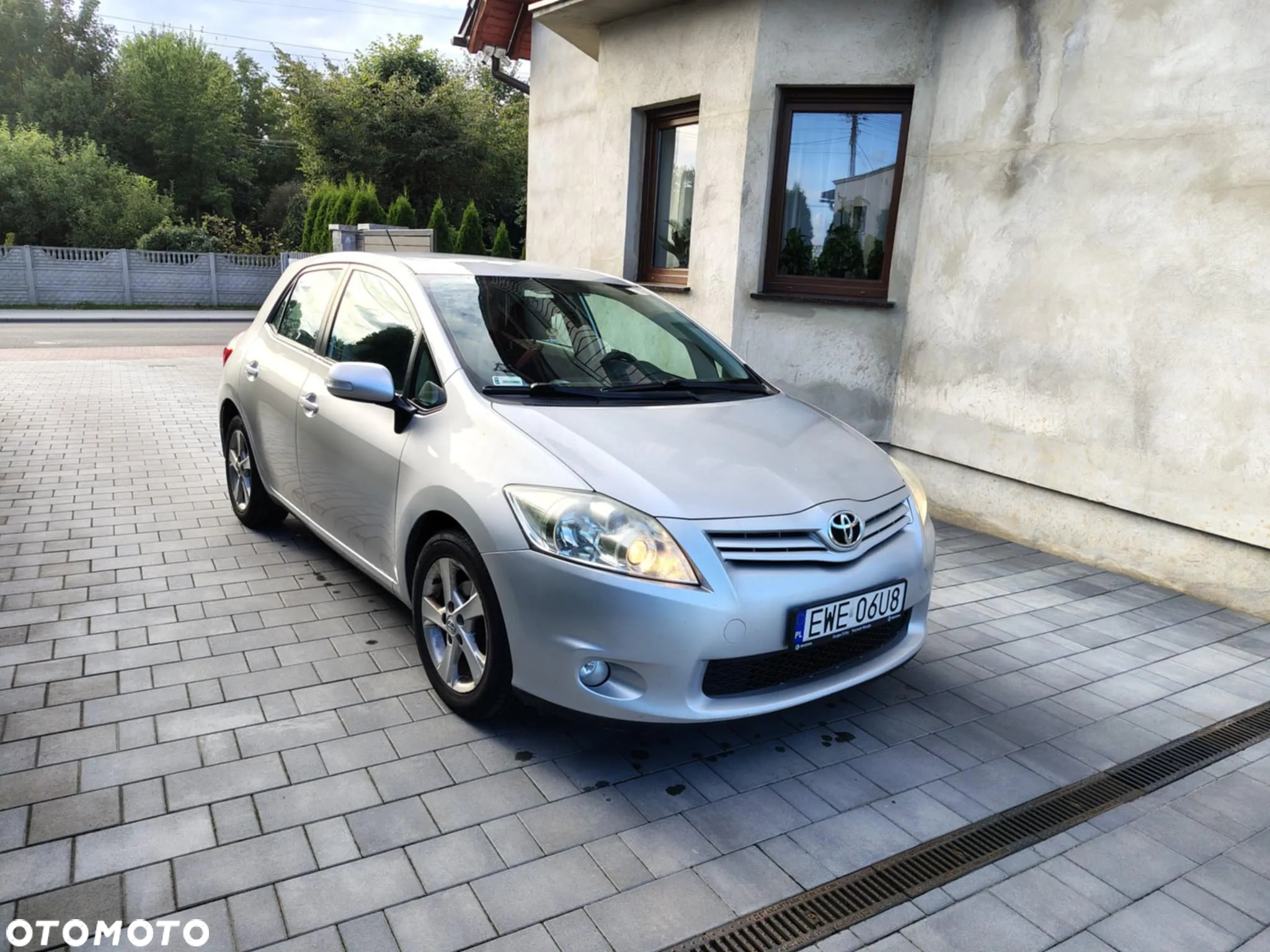 Toyota Auris 1.6 Premium - 2