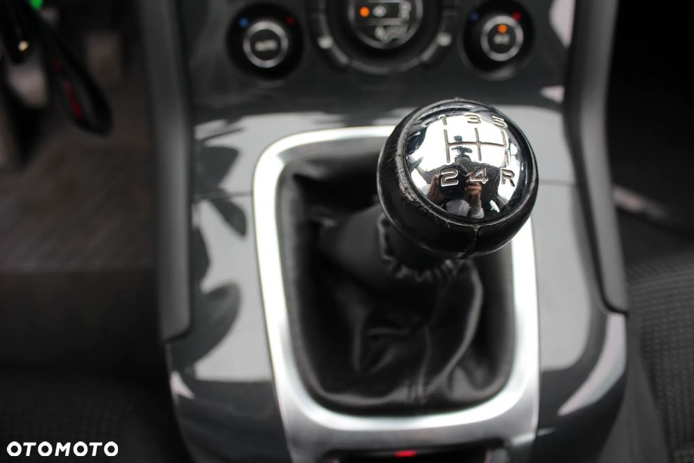 Peugeot 5008 120 VTi Premium - 17