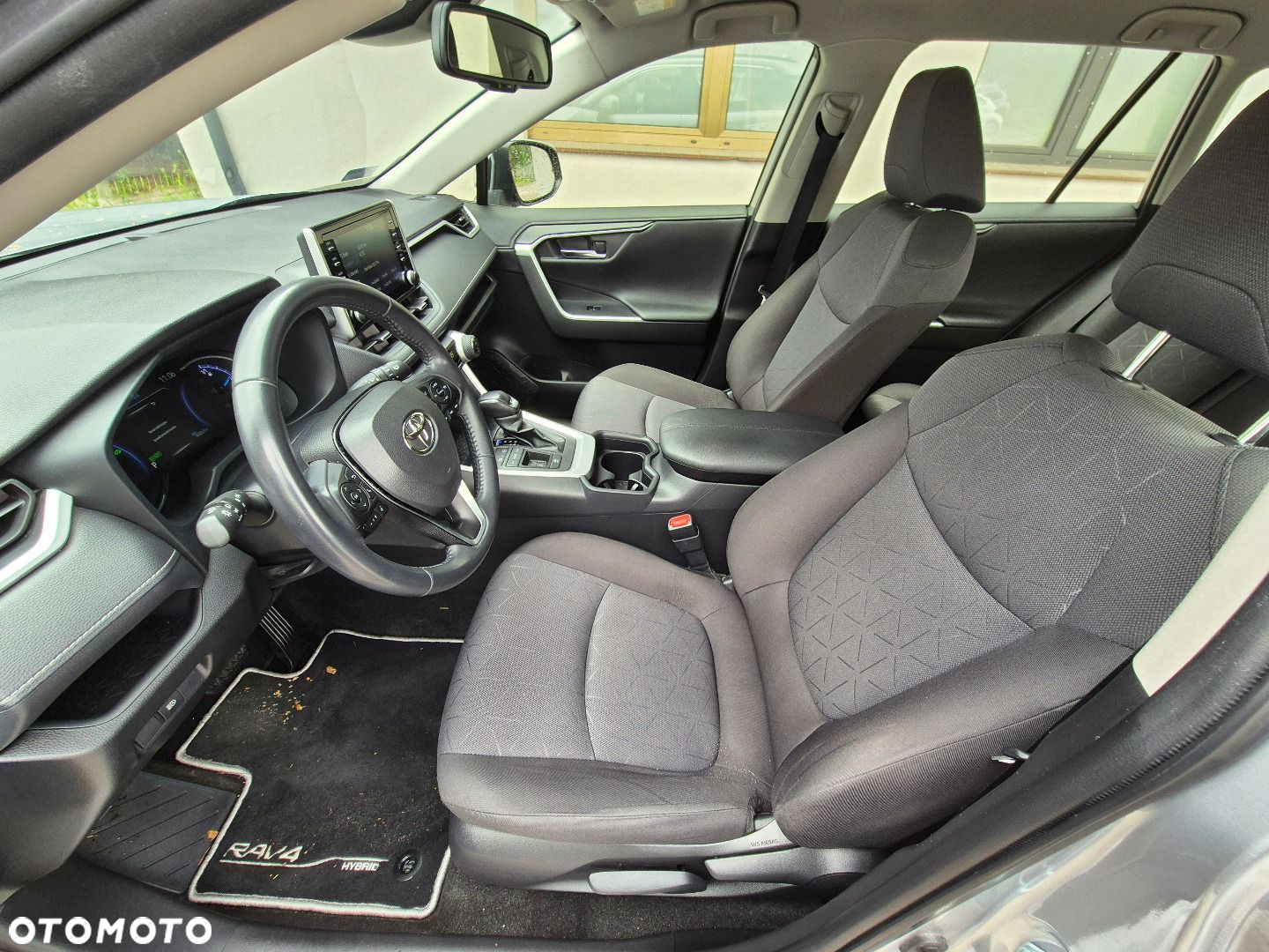 Toyota RAV4 - 8