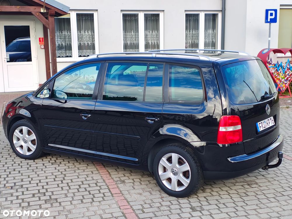 Volkswagen Touran 2.0 TDI Highline - 14