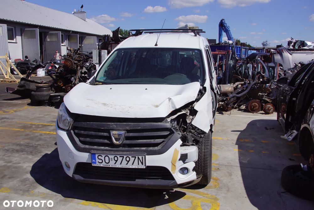 Auto na części - Dacia Dokker 1.6 SCE 102 KM H4M738 JR5076 DV369 2016R Silnik Skrzynia Drzwi Błotnik Lampa Lusterko Klamka Szyba Deska Kokpit Sterownik Moduł Czujnik Licznik Panel Kierownica - 7