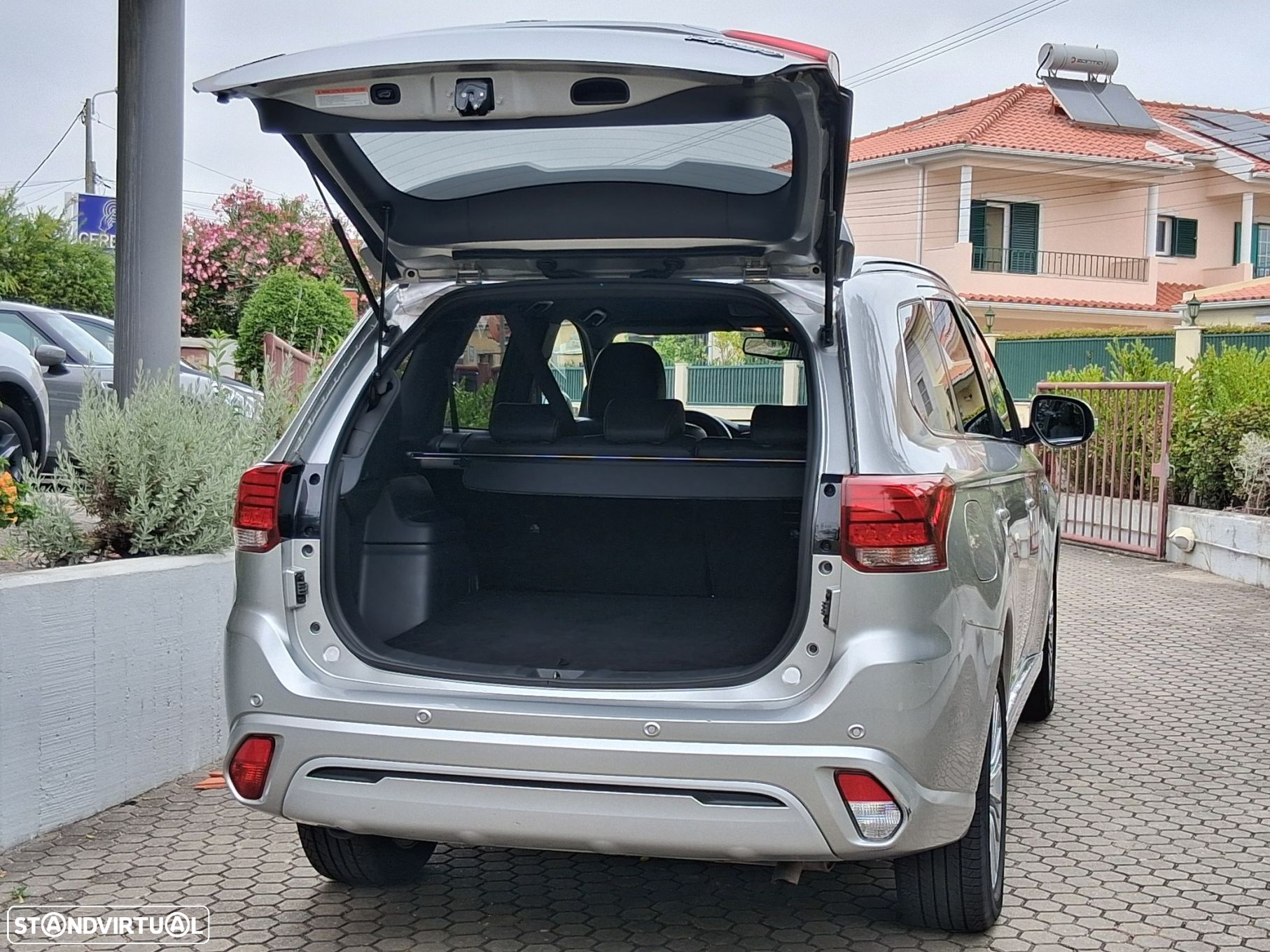 Mitsubishi Outlander 2.4 PHEV Intense - 20