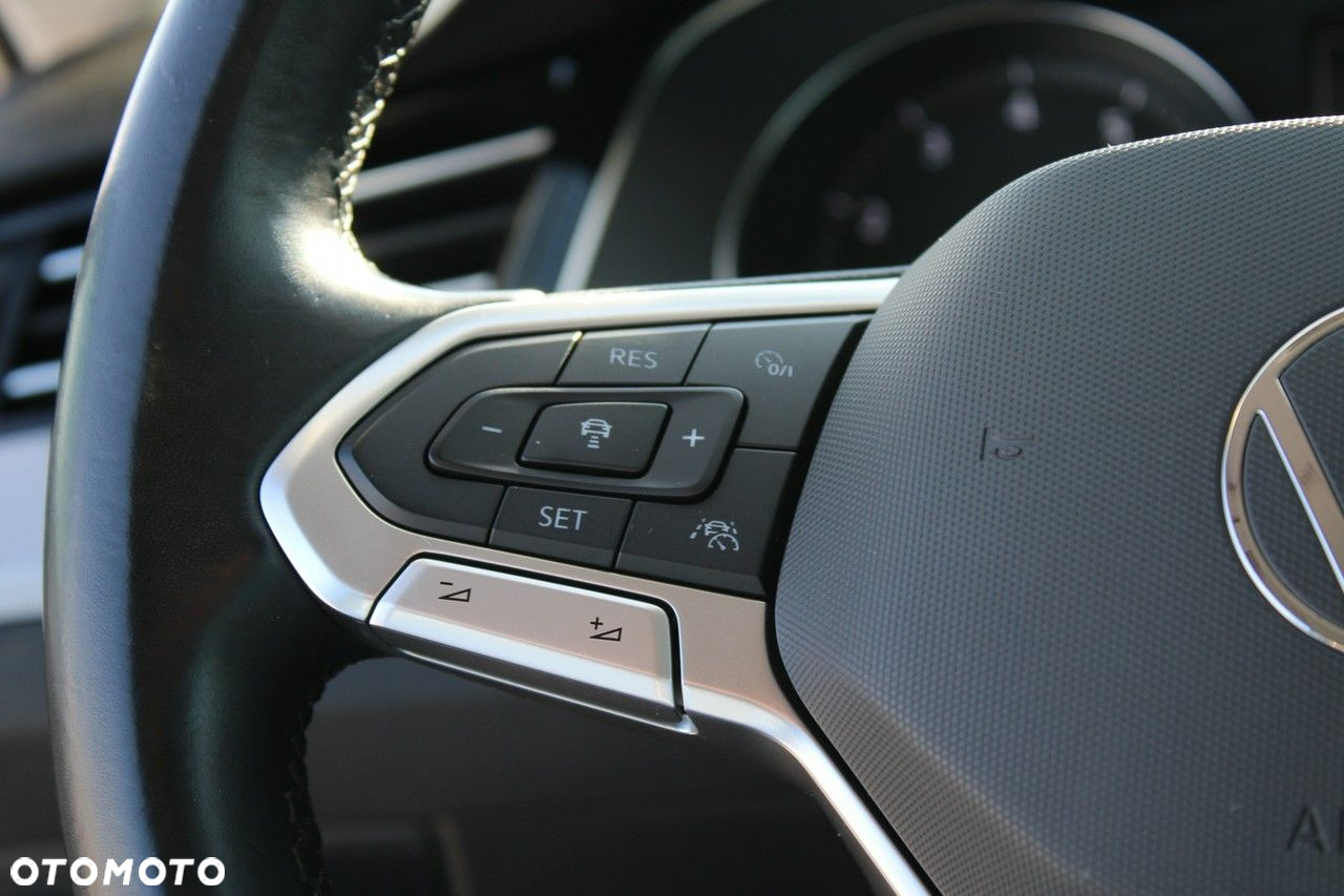 Volkswagen Passat - 20