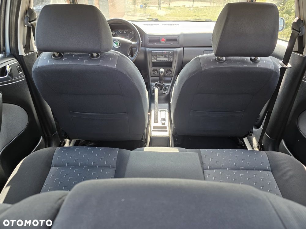 Skoda Octavia 1.6 Tour Ice - 10