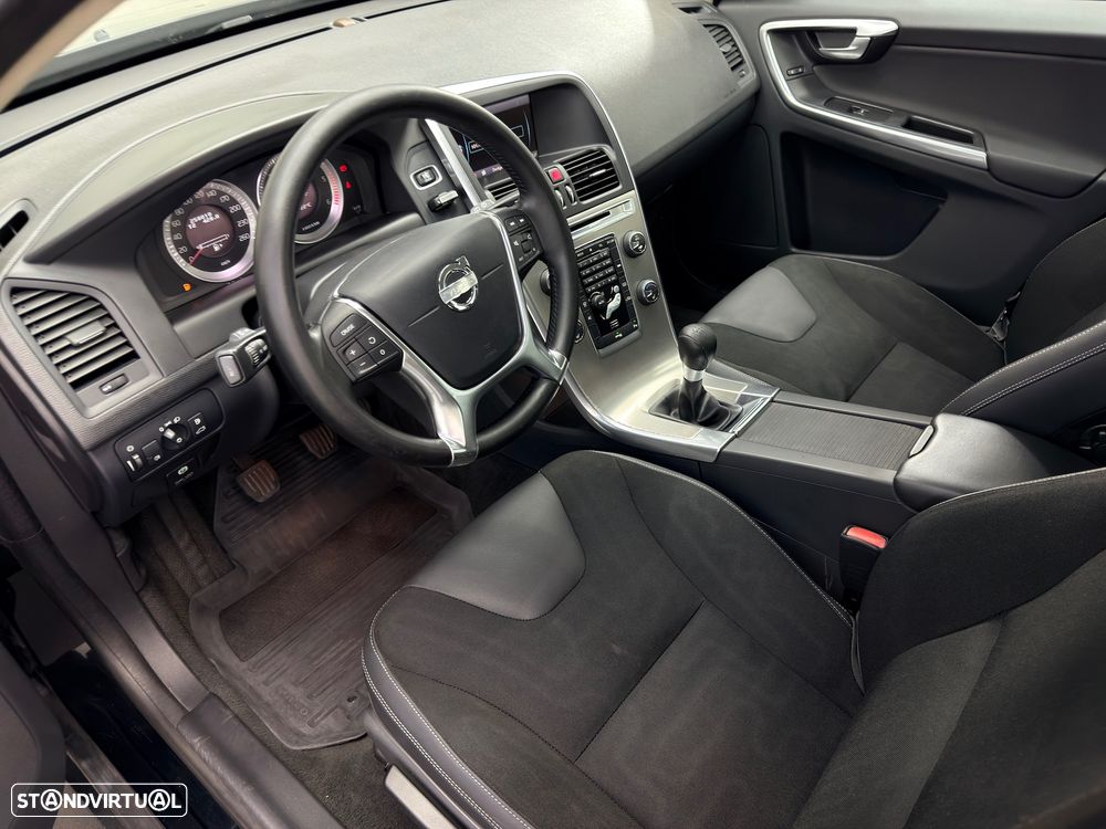 Volvo XC 60 2.0 D4 DRIVe Momentum - 14