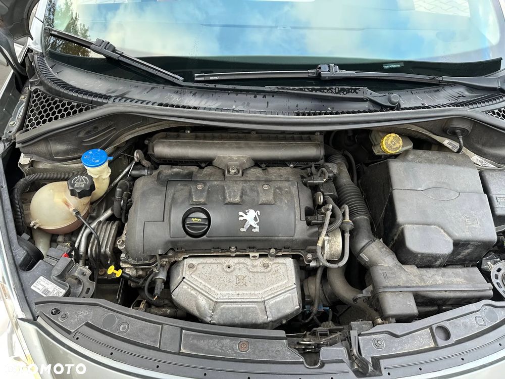 Peugeot 207 CC - 16