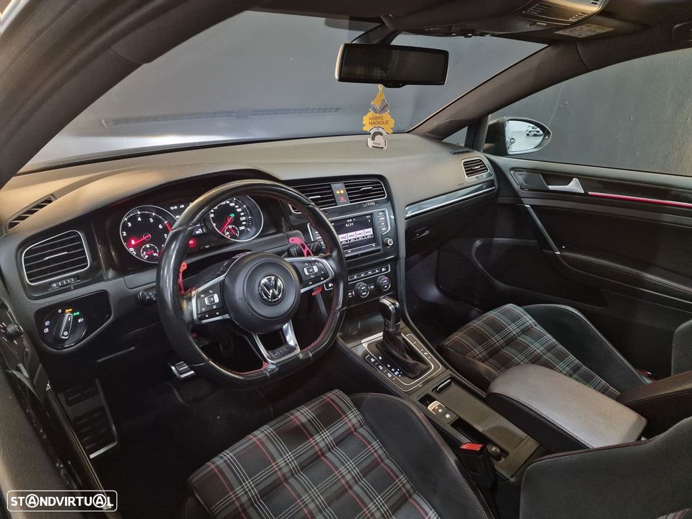 VW Golf 2.0 TSi GTi DSG - 19