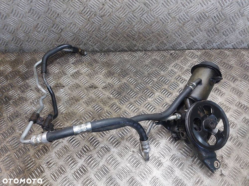 POMPA WSPOMAGANIA + PRZEWODY TOYOTA YARIS I 1.4 D4D - 1