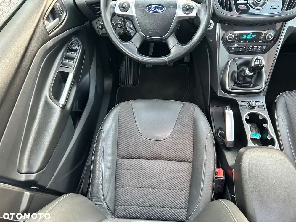 Ford Kuga 2.0 TDCi 2x4 Titanium - 13