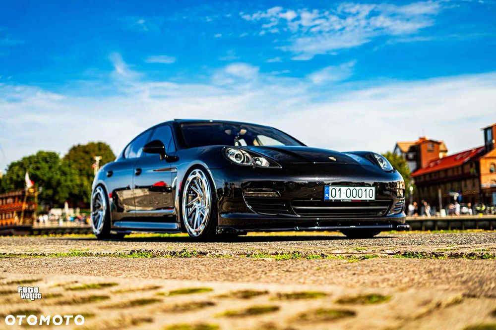Porsche Panamera 4S - 31