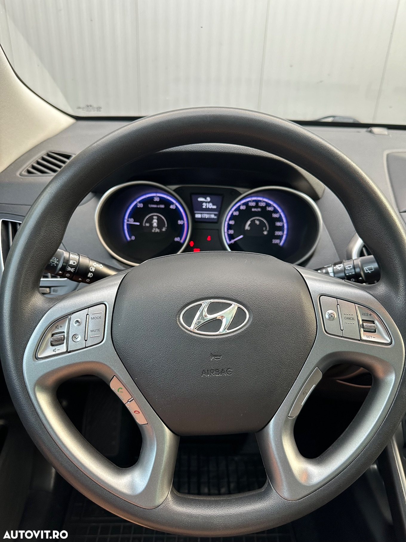 Hyundai ix35 2.0 CRDI 4WD Premium - 28