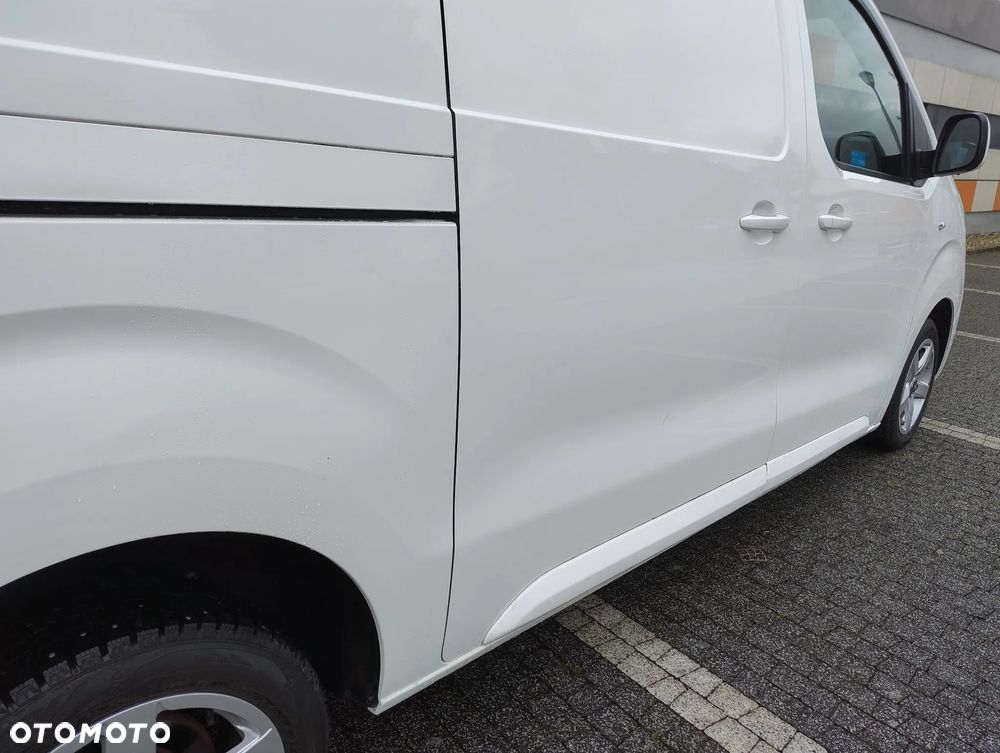 Peugeot EXPERT NOWY MODEL 1.6 HDI (101KM) AUTOMAT (L2H1) (EURO,6) KLIMA WEBASTO FULL OPCJA STAN IDEALNY NIE MA RDZY 100% BEZWYPADKOWY SERWIS A.S.O. DO KOŃCA ! ! ! - 26