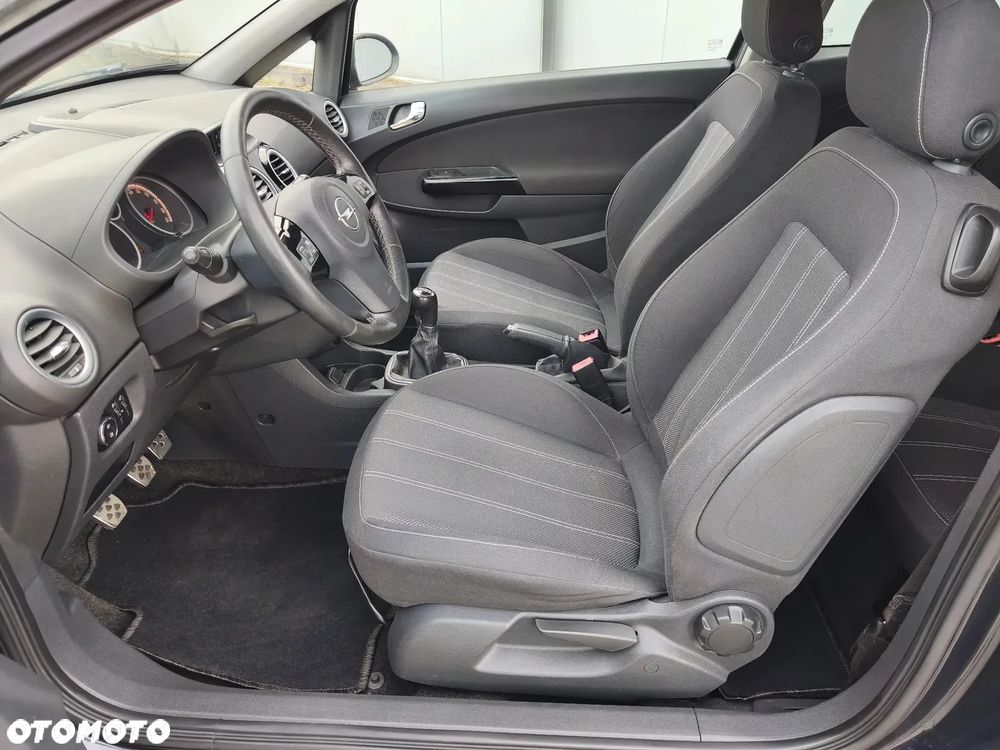 Opel Corsa 1.4 16V Color Edition - 37