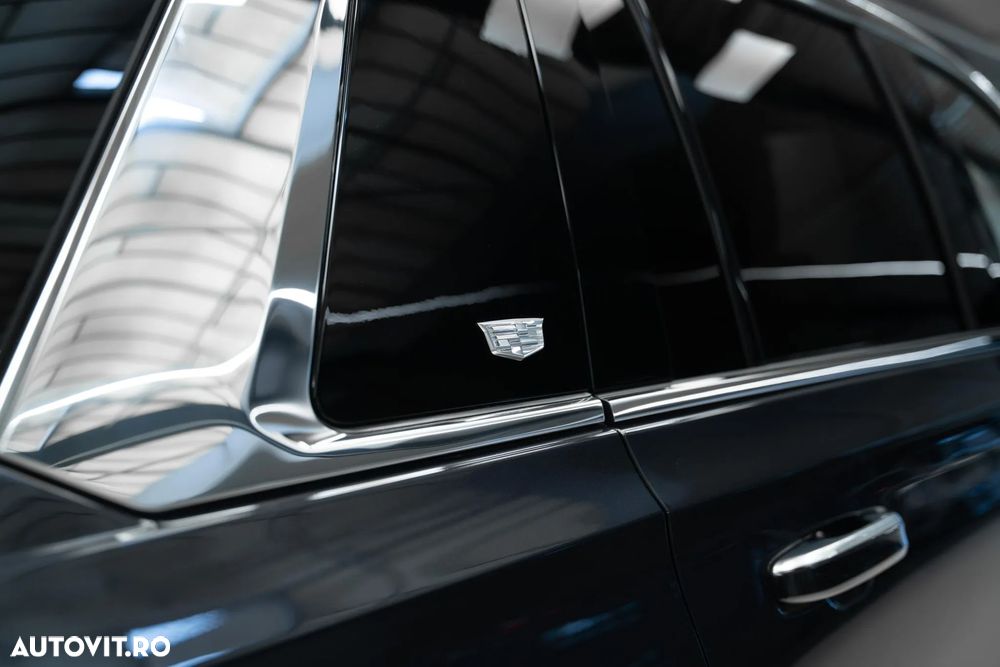 Cadillac Escalade - 17