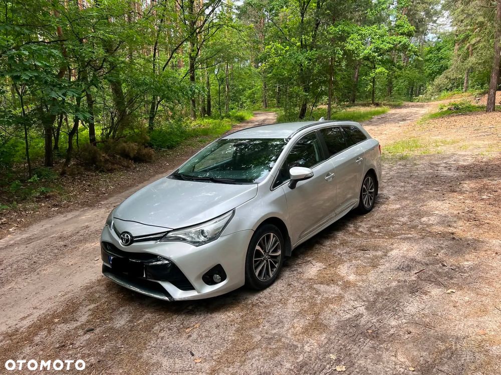 Toyota Avensis 2.0 D-4D Premium - 20