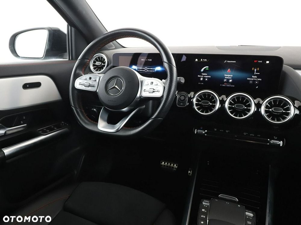 Mercedes-Benz GLA 200 AMG Line - 17