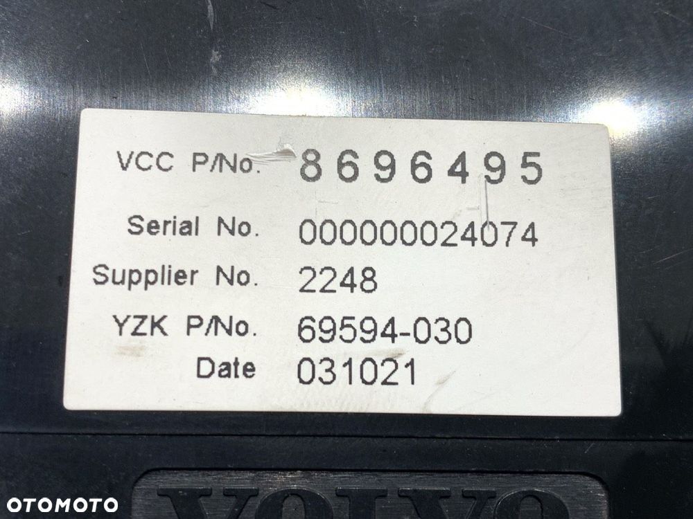 WYŚWIETLACZ - 65.00 PLN - VOLVO V50 (545) 2003 - 2012 2.0 D 100 kW [136 KM] olej napędowy 2004 - - 4