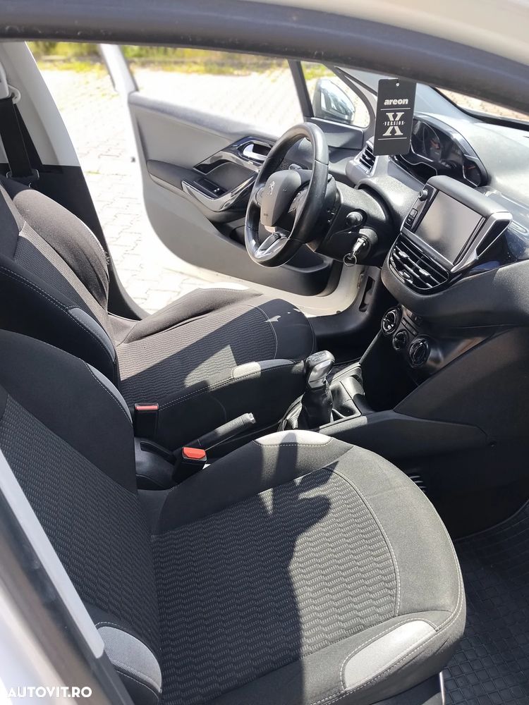 PEUGEOT 208 2015 — imagine 11