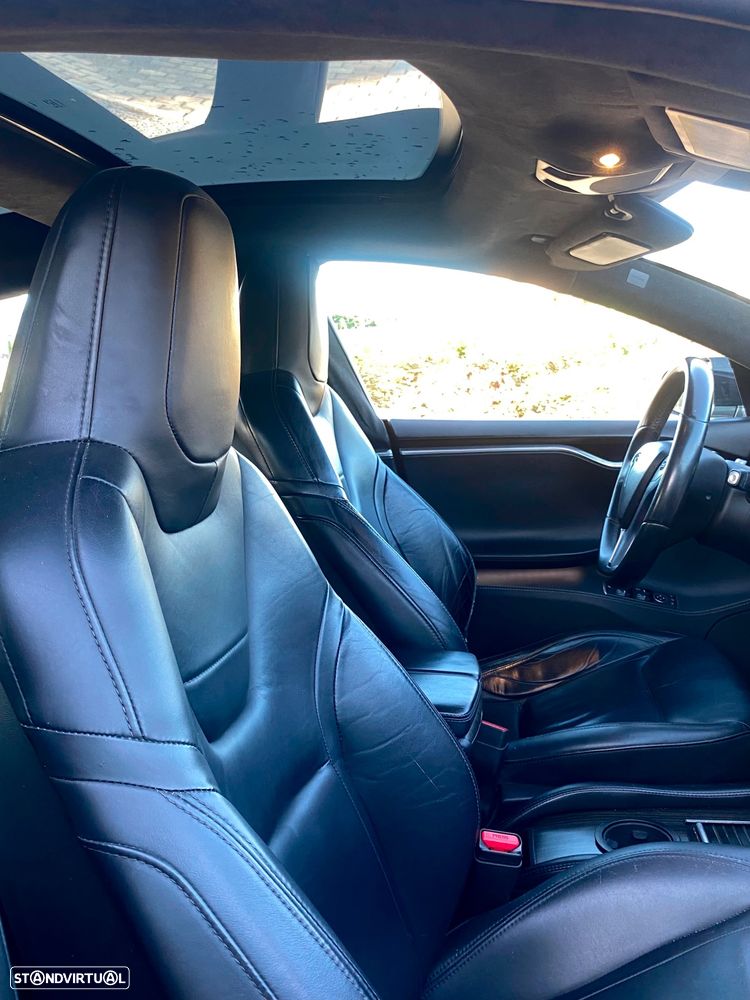 Tesla Model S - 7